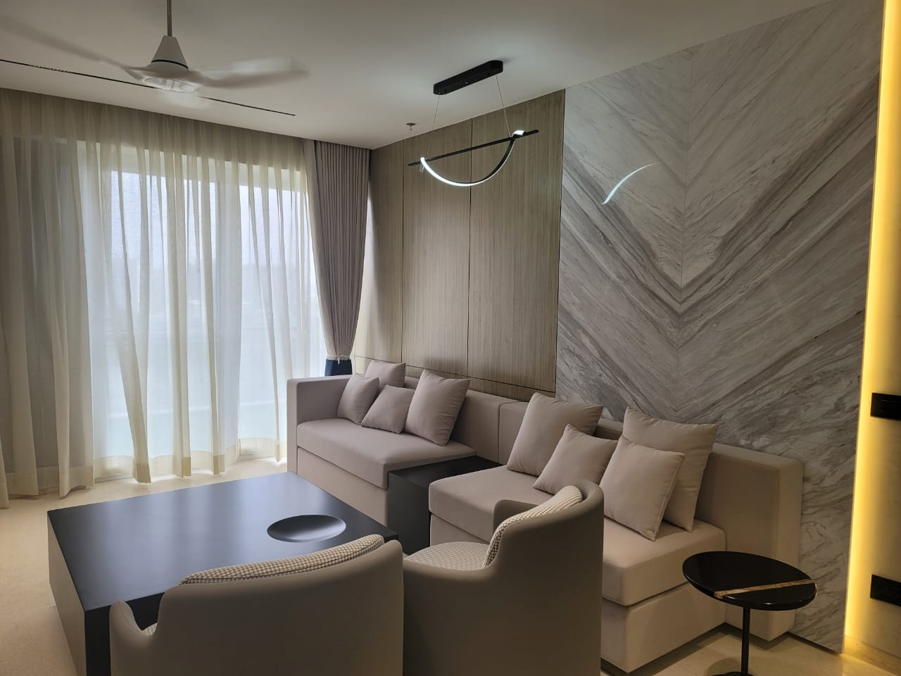 MODERN LIVING ROOM DESIGN
